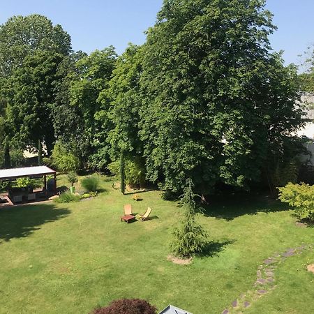 Appartement De 100M2 Dans Un Parc A 20 Mn Du Centre De Paris Garches Exteriér fotografie