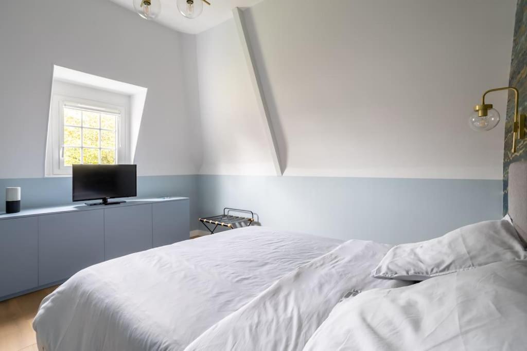 Appartement De 100M2 Dans Un Parc A 20 Mn Du Centre De Paris Garches Exteriér fotografie