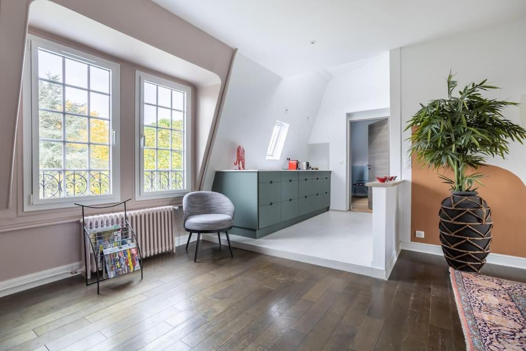 Appartement De 100M2 Dans Un Parc A 20 Mn Du Centre De Paris Garches Exteriér fotografie