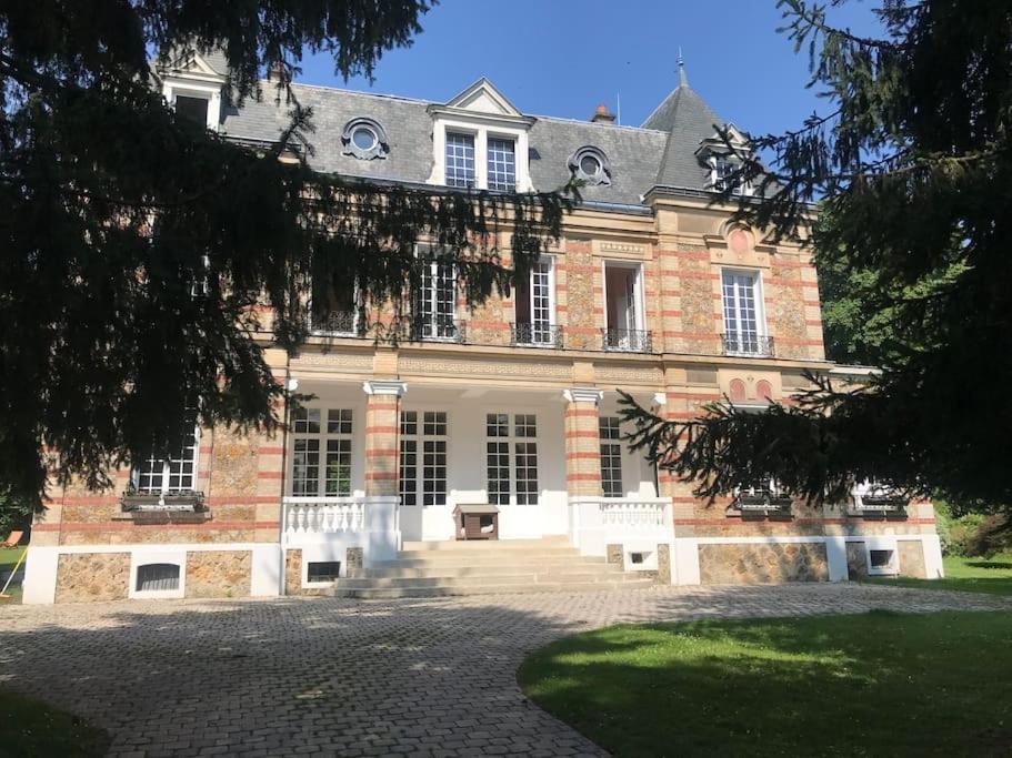 Appartement De 100M2 Dans Un Parc A 20 Mn Du Centre De Paris Garches Exteriér fotografie