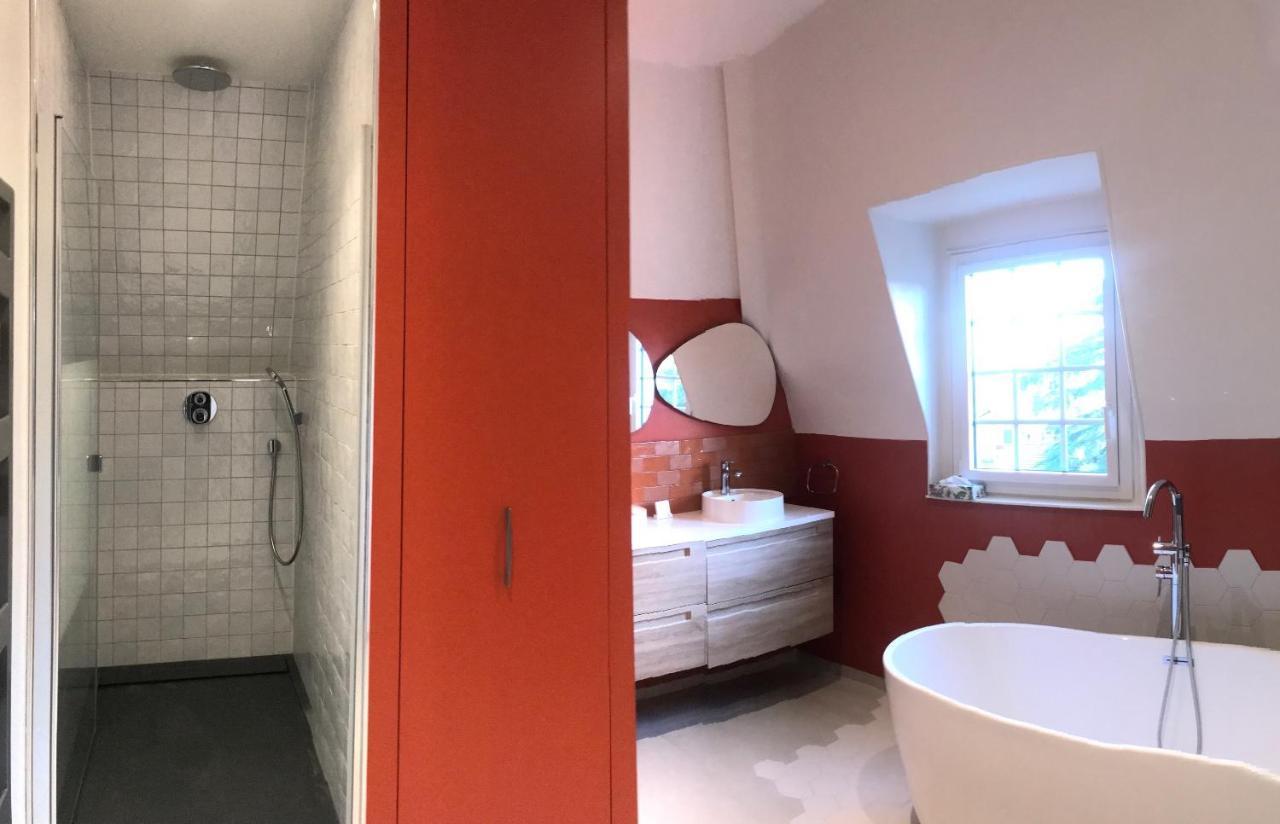 Appartement De 100M2 Dans Un Parc A 20 Mn Du Centre De Paris Garches Exteriér fotografie
