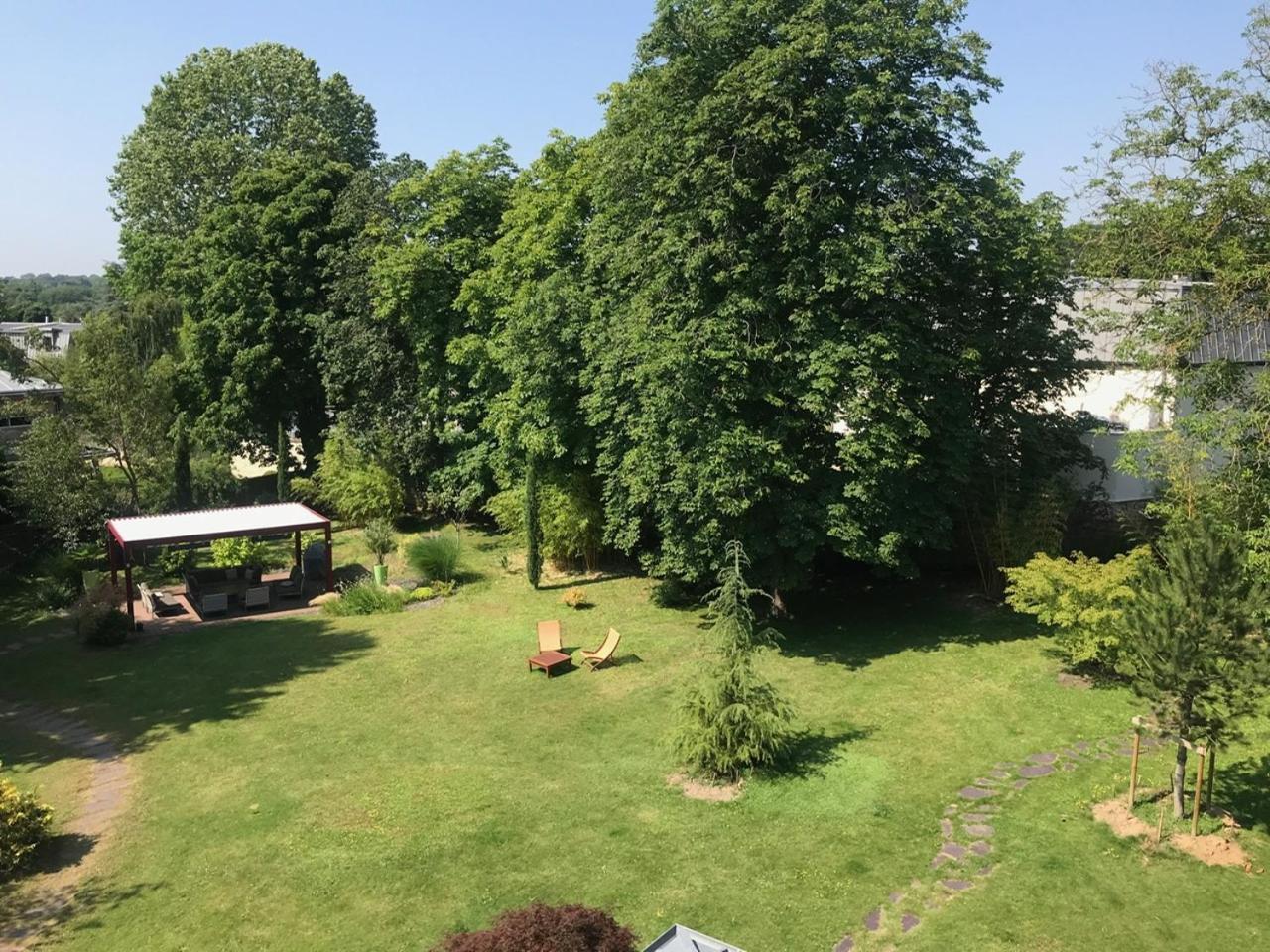 Appartement De 100M2 Dans Un Parc A 20 Mn Du Centre De Paris Garches Exteriér fotografie