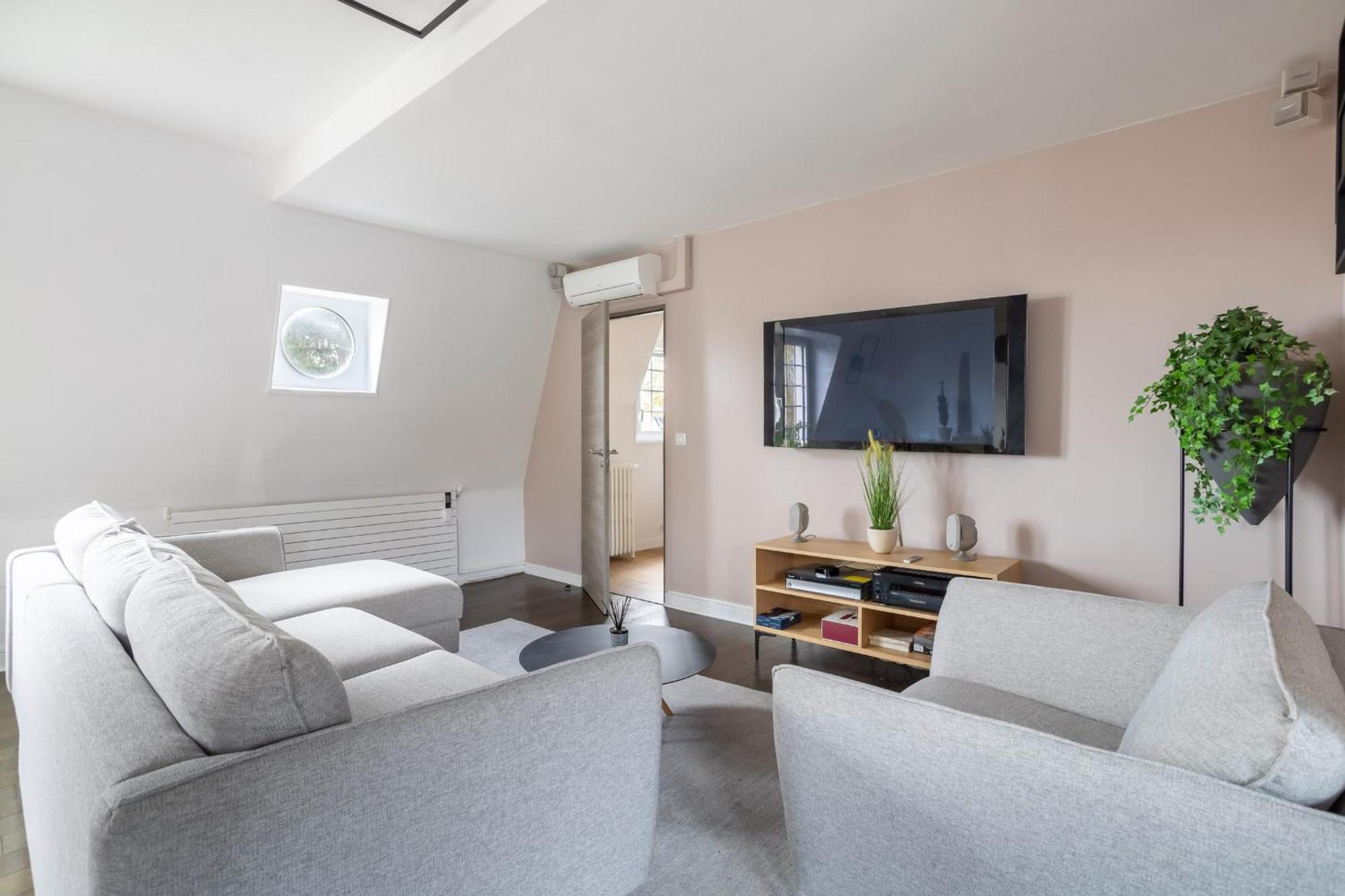 Appartement De 100M2 Dans Un Parc A 20 Mn Du Centre De Paris Garches Exteriér fotografie